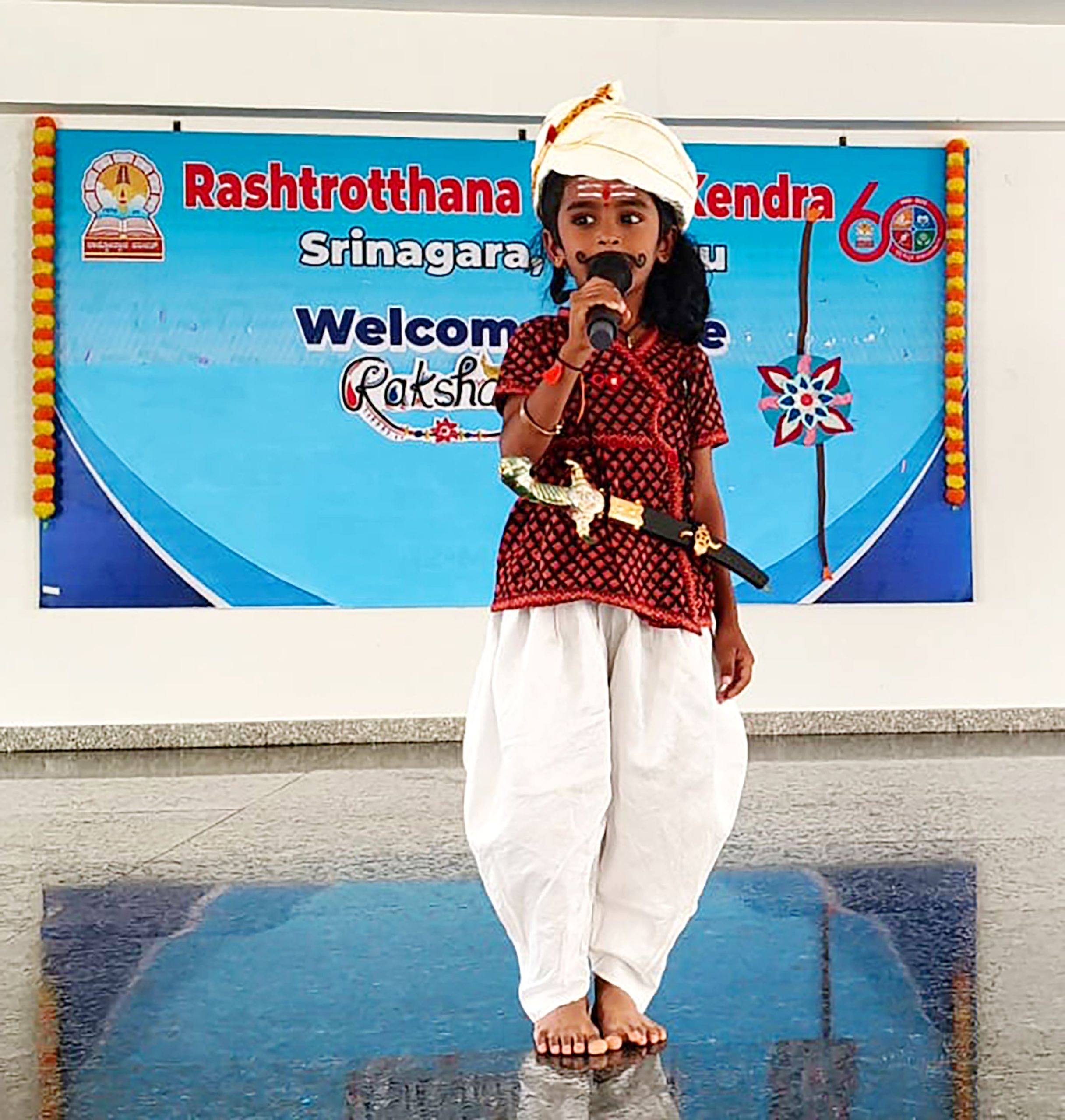 A freedom fighter fancy dress competition in RVK - Srinagar (15)