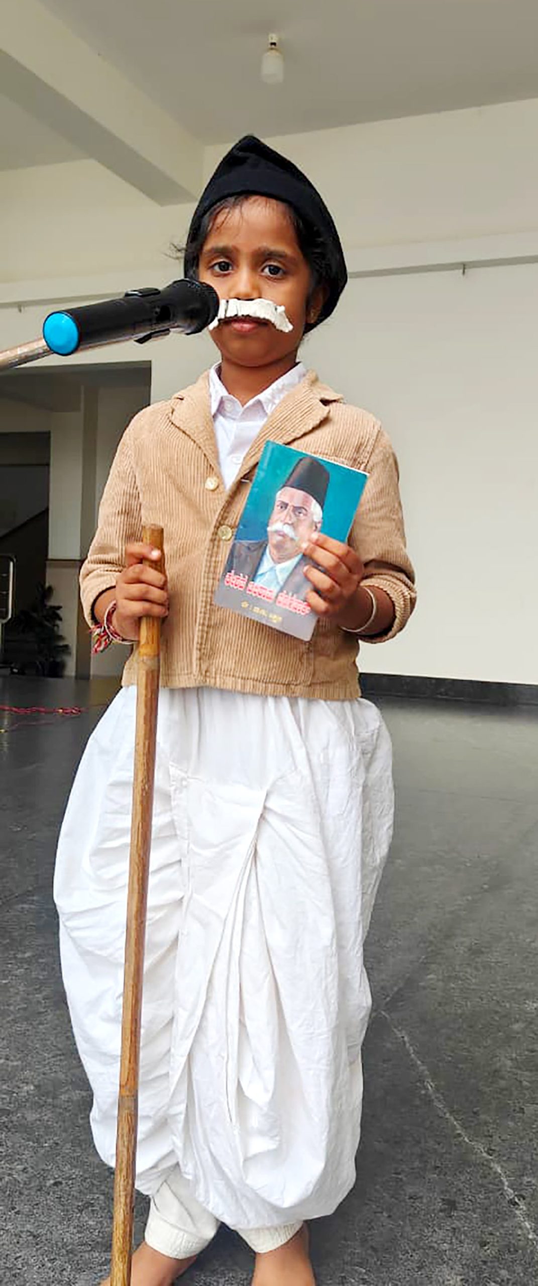 A freedom fighter fancy dress competition in RVK - Srinagar (21)