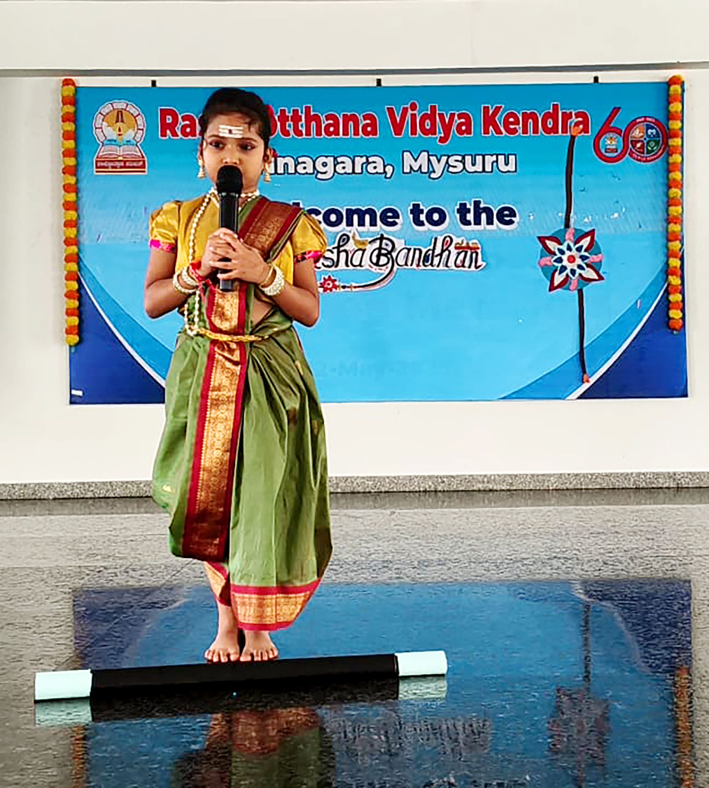 A freedom fighter fancy dress competition in RVK - Srinagar (4)