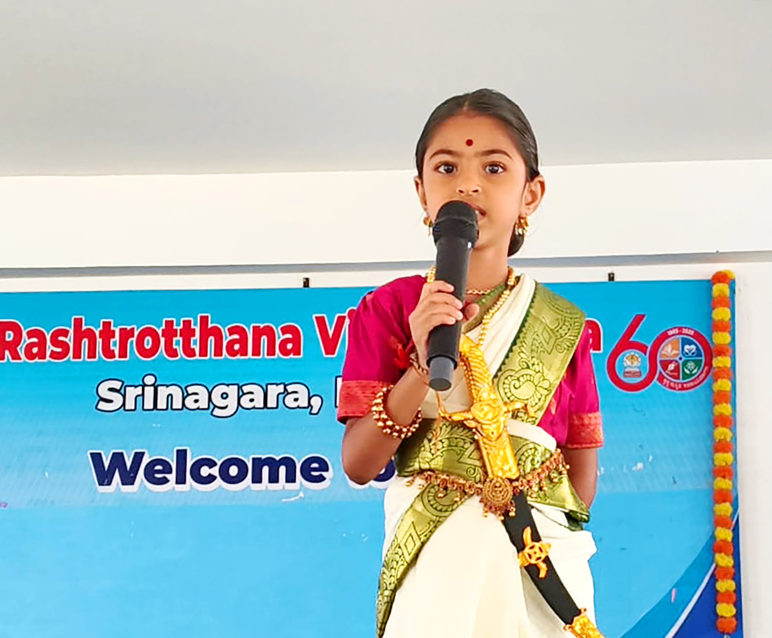 A freedom fighter fancy dress competition in RVK - Srinagar (6)