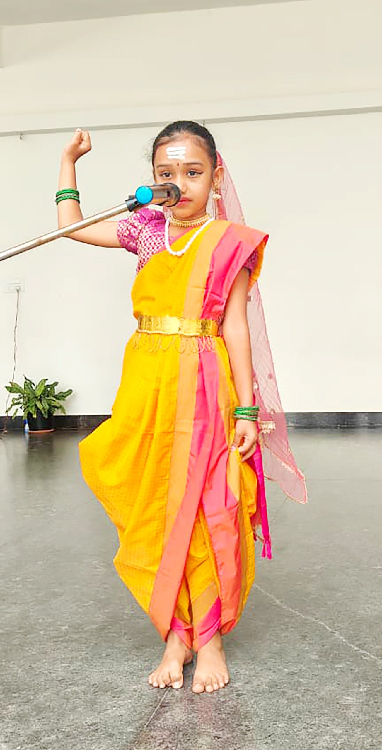 A freedom fighter fancy dress competition in RVK - Srinagar (8)