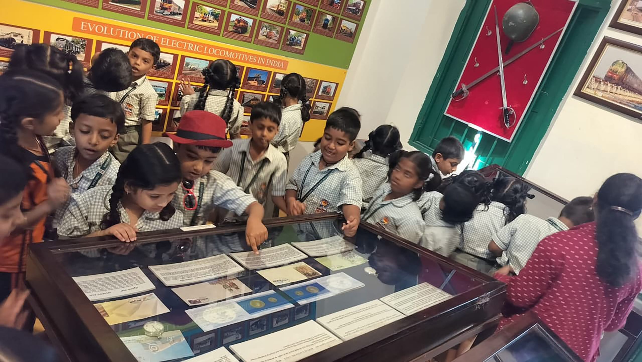 A Day of Learning RVK - Srinagar Students Visit Mysuru Railway Museum (11)