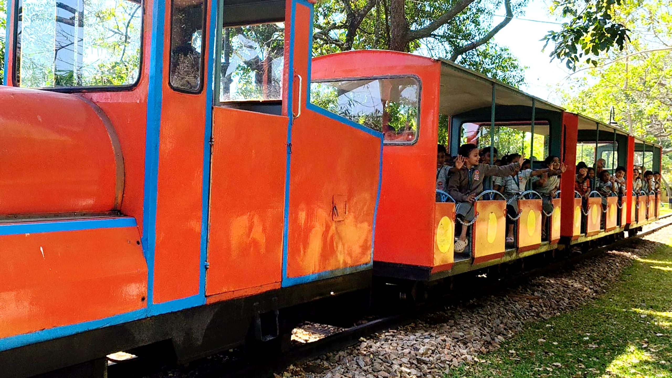A Day of Learning RVK - Srinagar Students Visit Mysuru Railway Museum (5) (1)