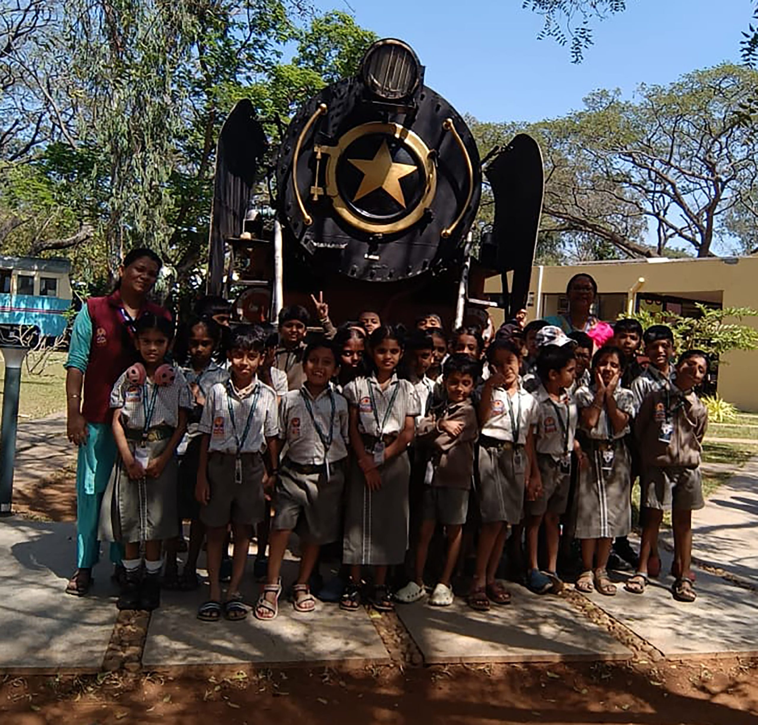 A Day of Learning RVK - Srinagar Students Visit Mysuru Railway Museum (7)