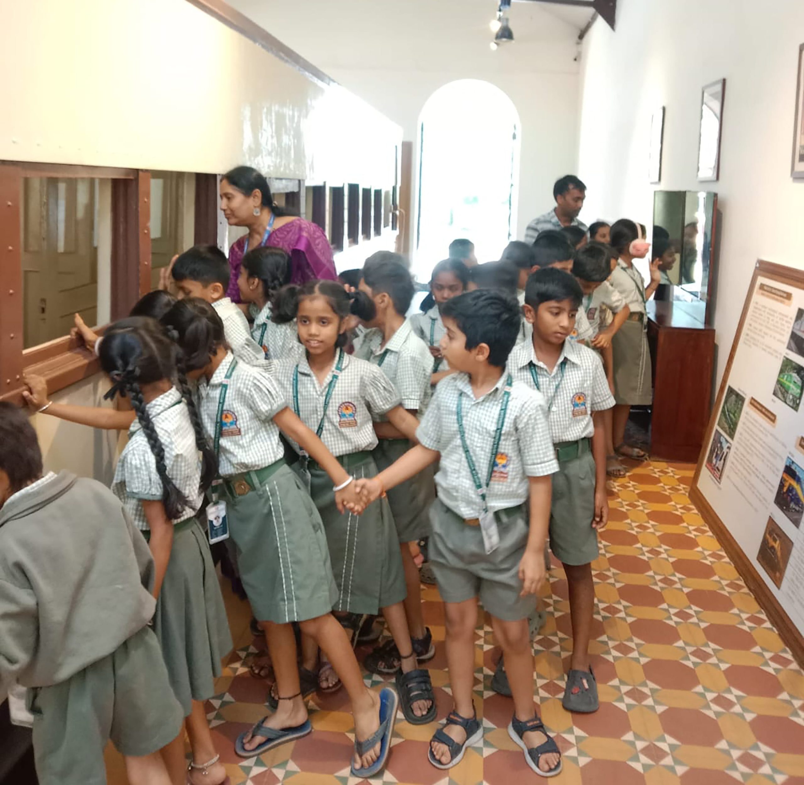 A Day of Learning RVK - Srinagar Students Visit Mysuru Railway Museum (8)