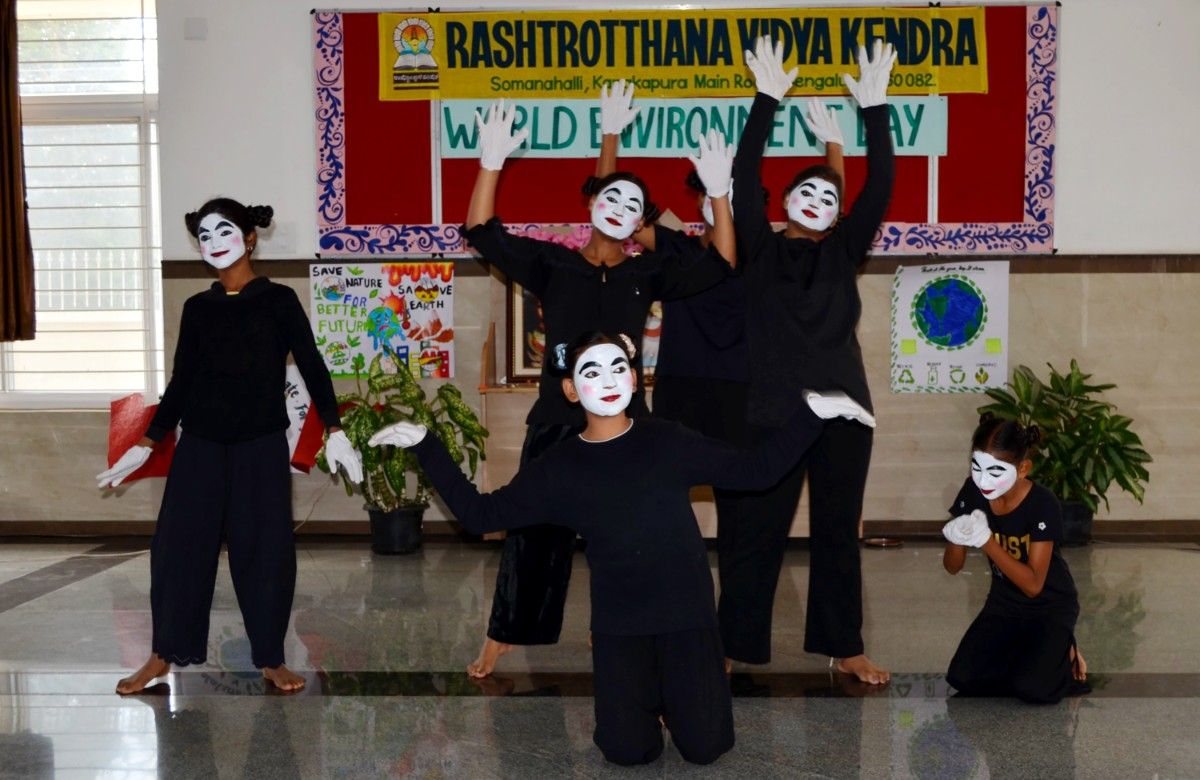 Young Artists of RVK - Srinagar Spread Eco-Awareness Through Art (15)