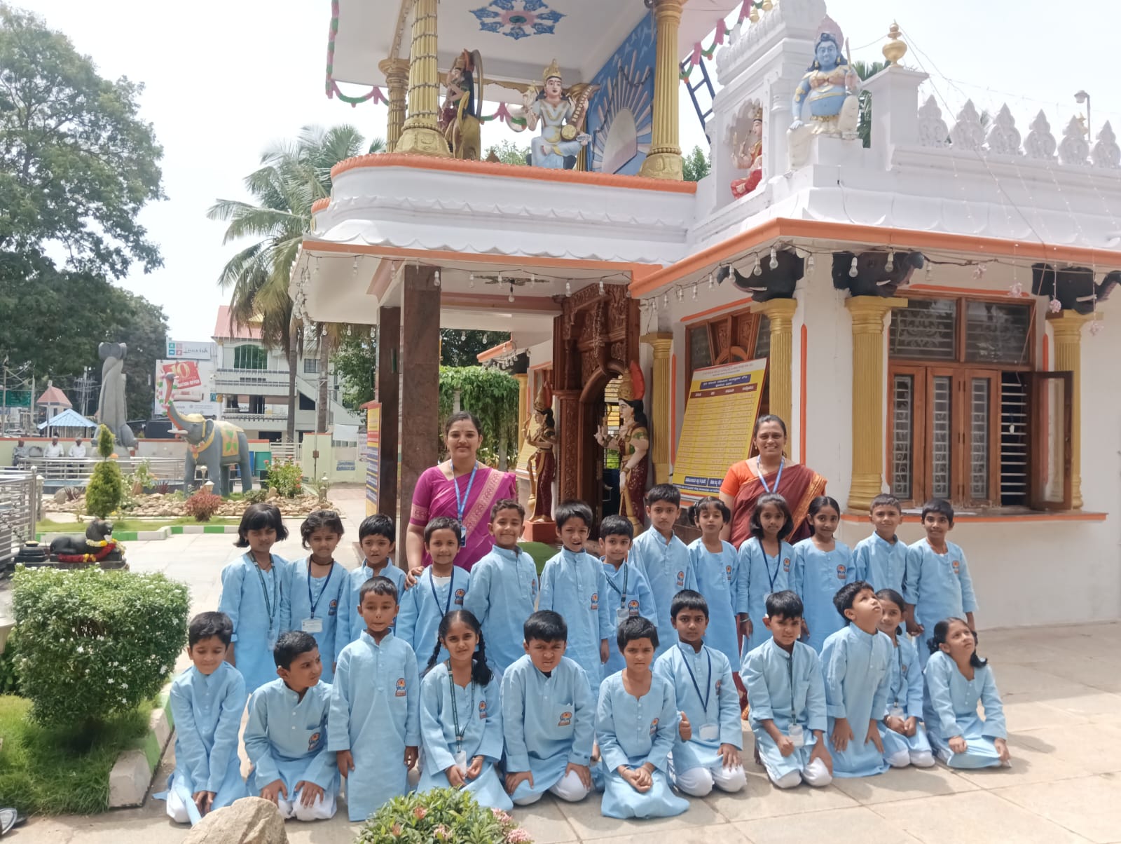 RVK – Srinagar Grade 1 & Grade 2 Educational and Devotional Field Visit (5)