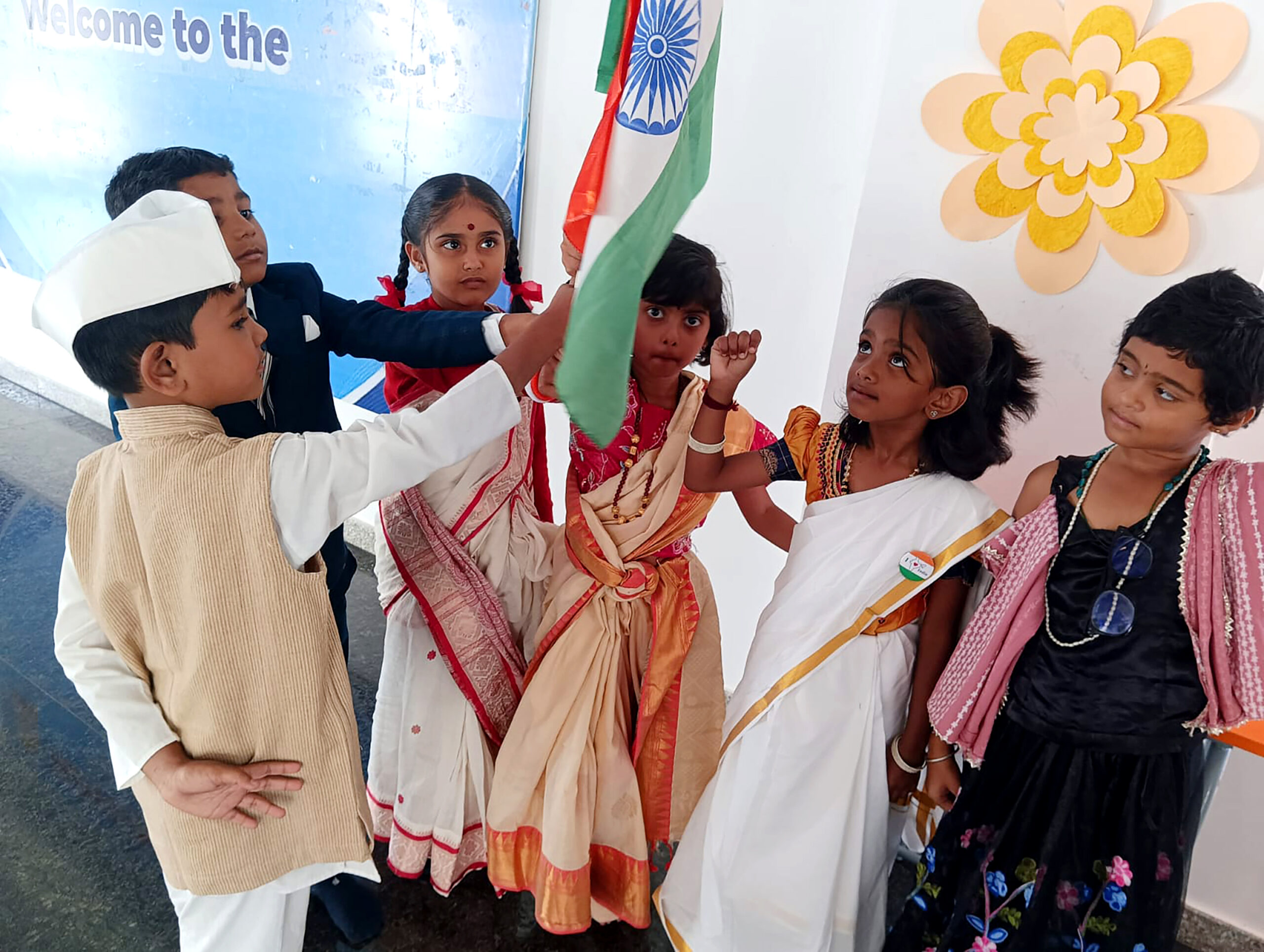 Young Patriots Shine in Freedom Fighter Fancy Dress Competition at RVK - Srinagar (3)
